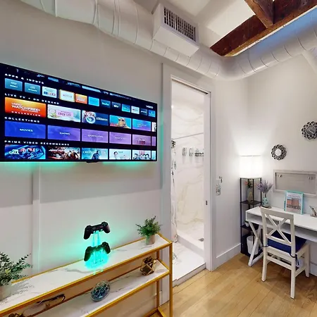 Chic Penthouse Getaway Minutes From Nyc Apartment Hoboken Exterior photo