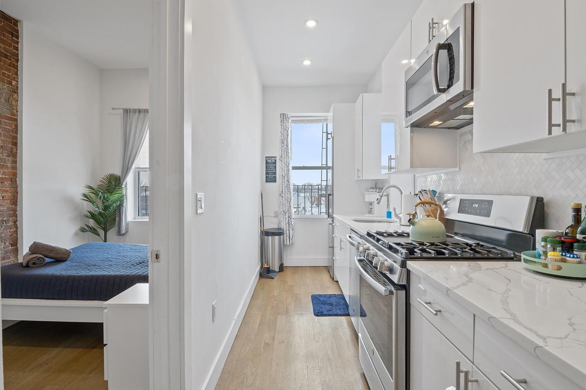 Chic Penthouse Getaway Minutes From Nyc Hoboken