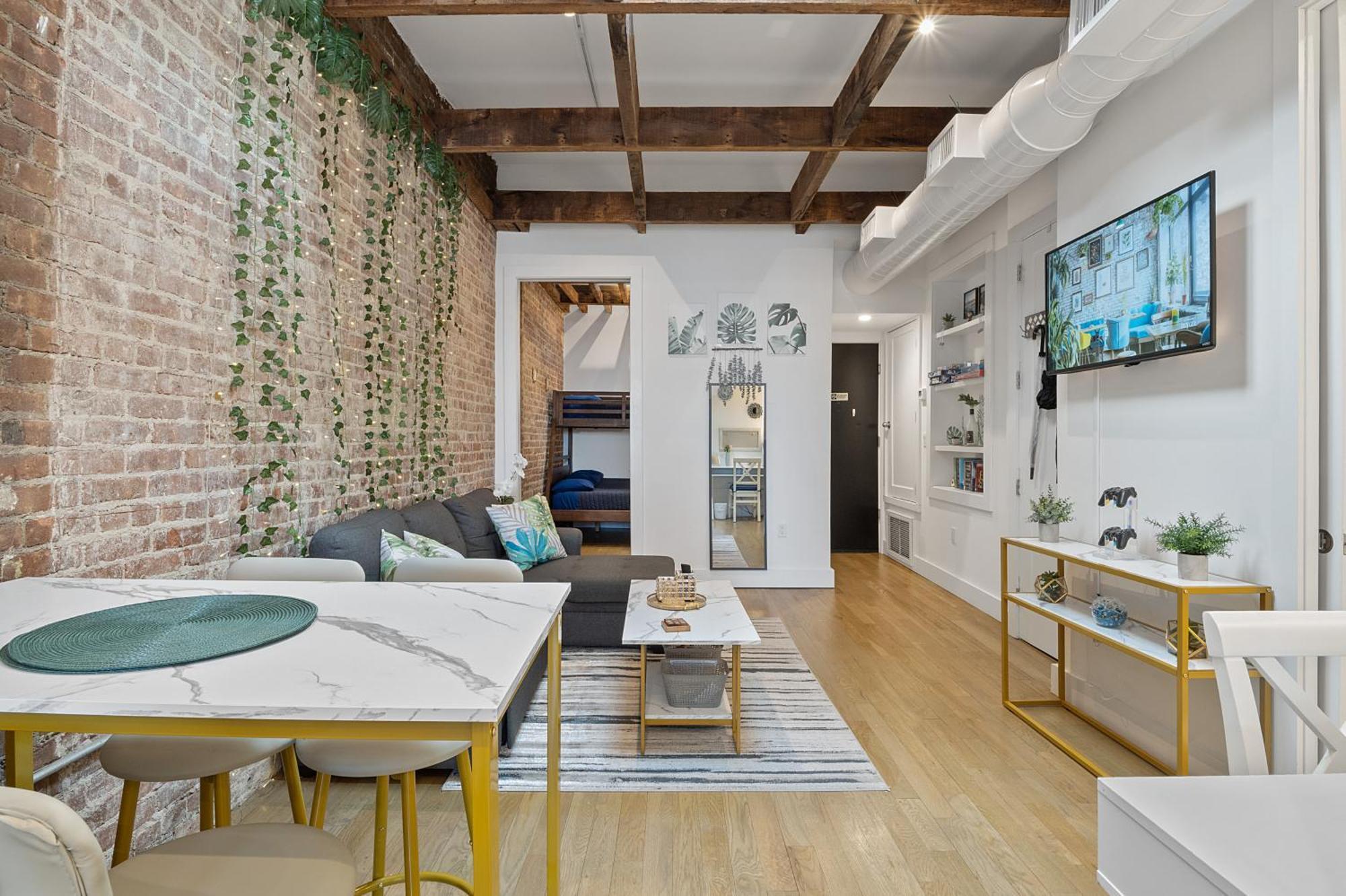 Chic Penthouse Getaway Minutes From Nyc